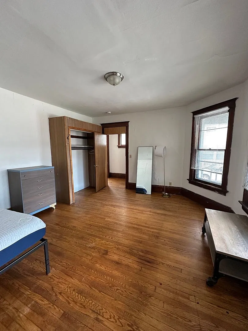 146-48 W Gorham St — Photo 4