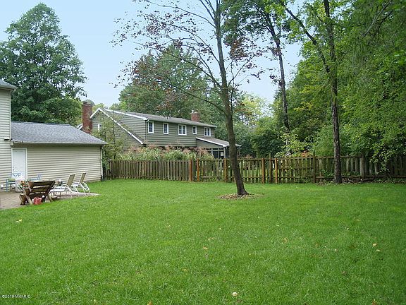 4th image of 2703 Alger St SE
