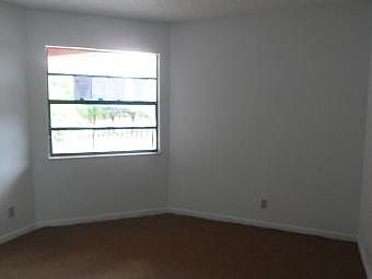 5th image of 4074 Lakeside Dr