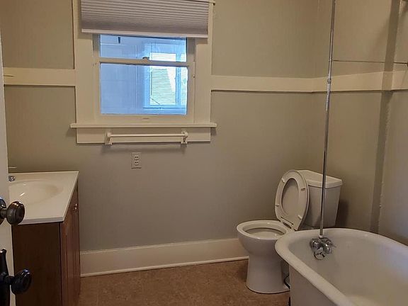2nd image of 710 Fremont Ave #B