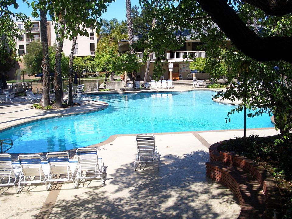 1st image of 350 N Civic Dr APT 505