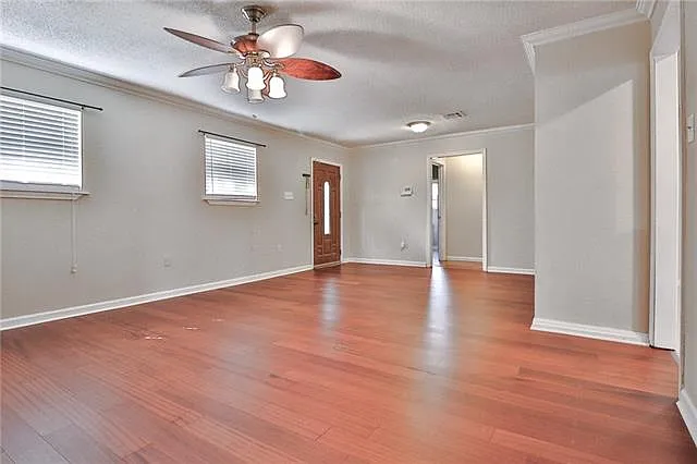 4643 Camelot Dr — Photo 3
