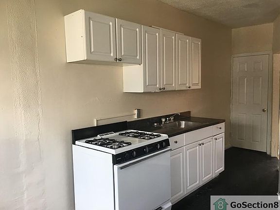 3rd image of 447 W Wellens Ave