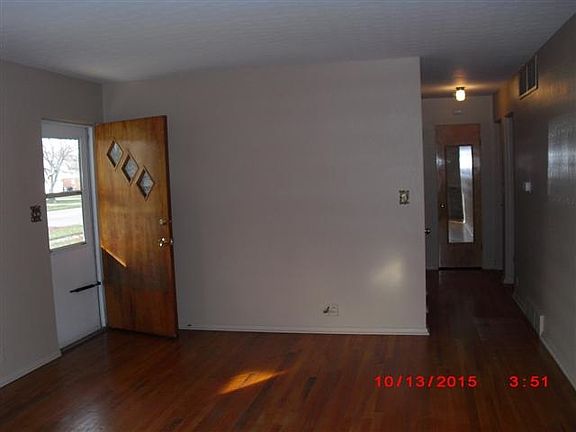 2nd image of 1142 N Ironwood Dr