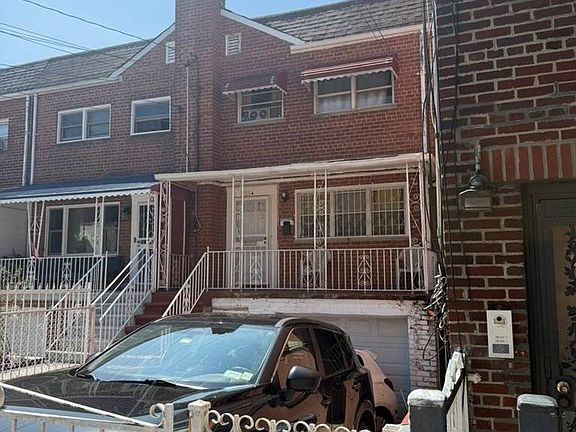 2nd image of 1018A E 214th St