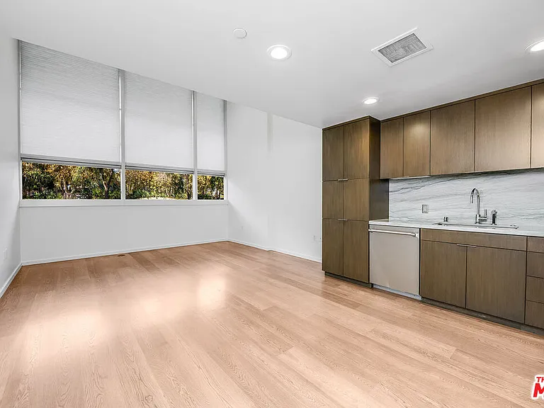 1705 Ocean Ave #107 — Photo 49