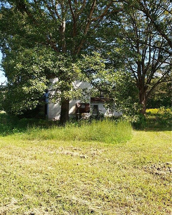 2nd image of 684 Windyknight Rd