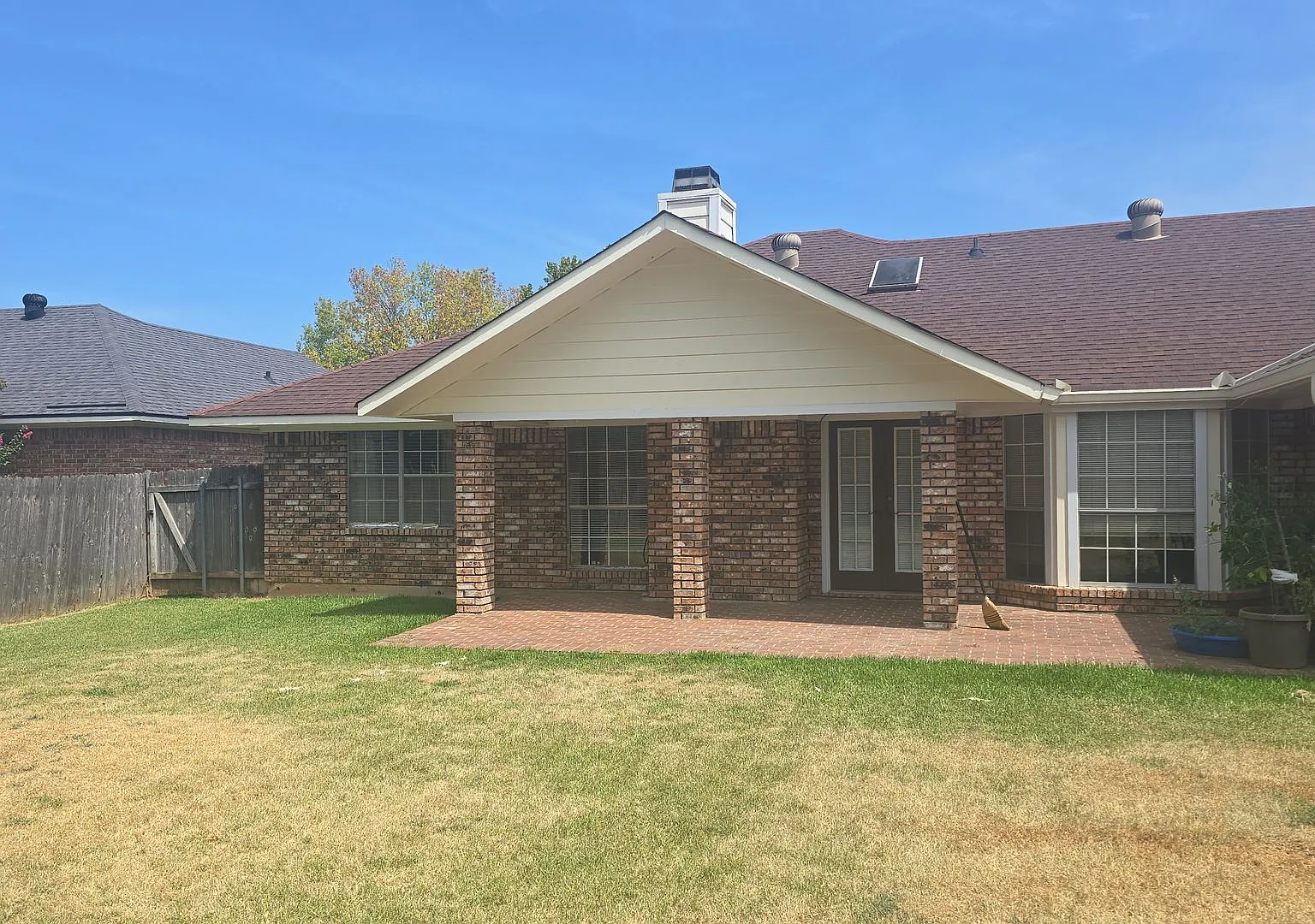 Greenacres Area - Beautiful 3 bdrm - 2 bath — Photo 2