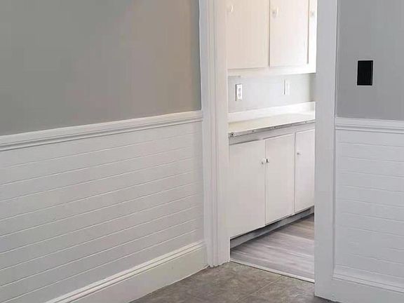 3rd image of 29 Essex St Floor 2