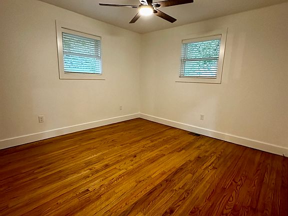 5th image of 232 W Hillcrest Dr