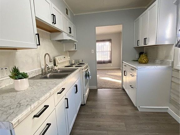 5th image of 116 Forestwood Ave