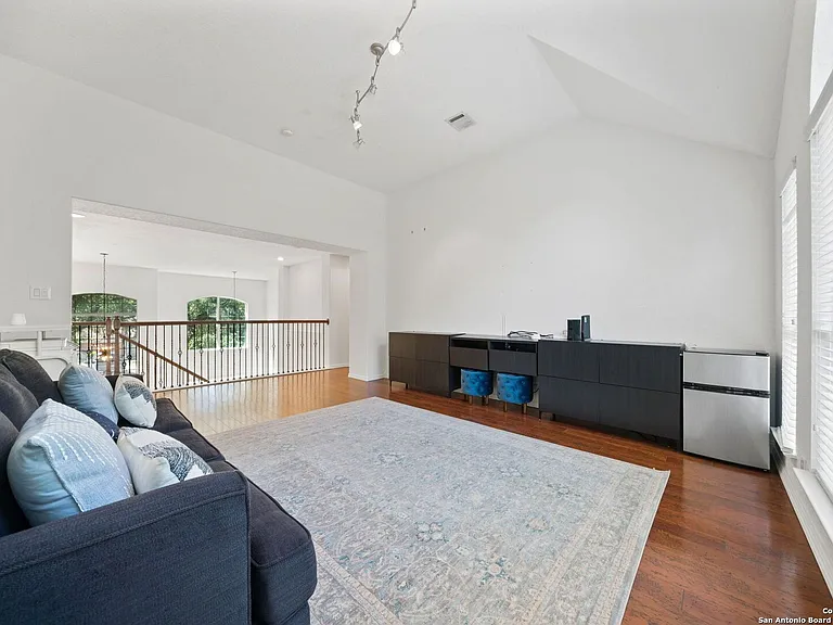 614 Cypress Trl — Photo 19