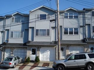 27 Stern Ct, Staten Island, NY 10308