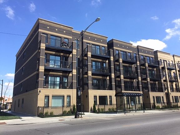 2nd image of 2939 N Harlem Ave #208