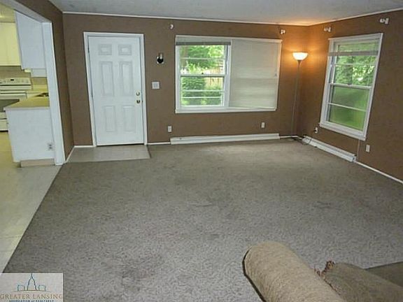 4th image of 1227 E Lilac Ave