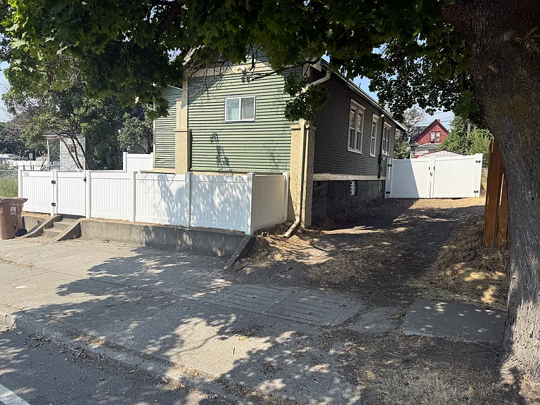 1624 W Maxwell Ave — Photo 15