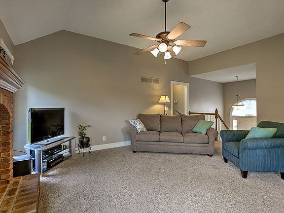 4th image of 4305 NE 102nd St