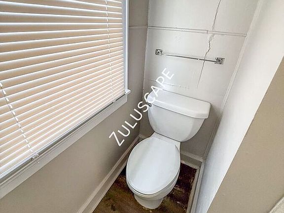5th image of 723 N Reserve St