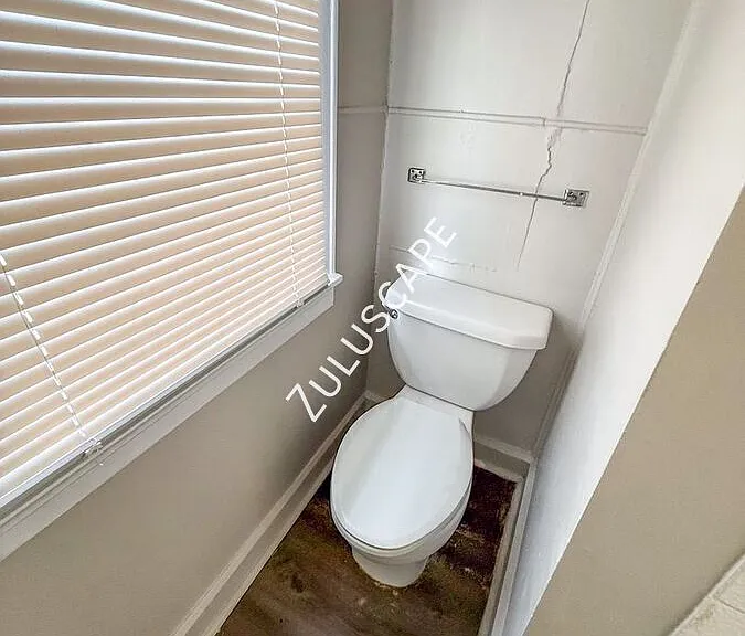 723 N Reserve St — Photo 5