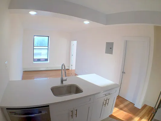 Rented by Uptown Flats LLC | media 17
