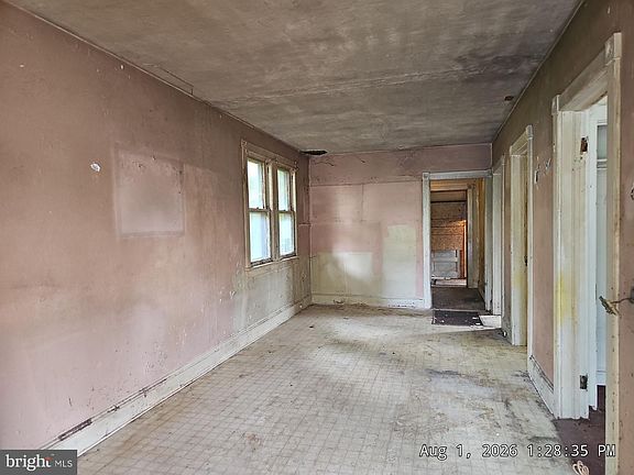 3rd image of 25 Chester Ave