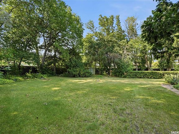 3rd image of 92 Wentworth CRESCENT