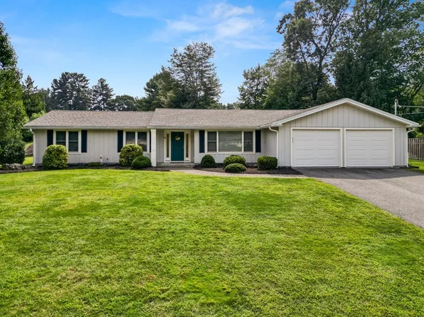 8 Montcastle Dr, Chelmsford, MA 01824