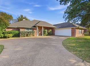 9120 Monarch Dr, Woodway, TX 76712