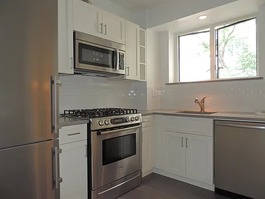 Rented by essential NEW YORK Real Estate | media 12