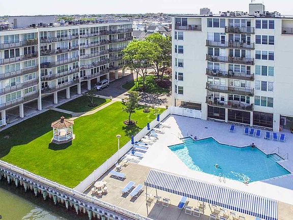 2nd image of 500 Bay Ave #408