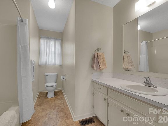 5th image of 1855 Eastview Rd