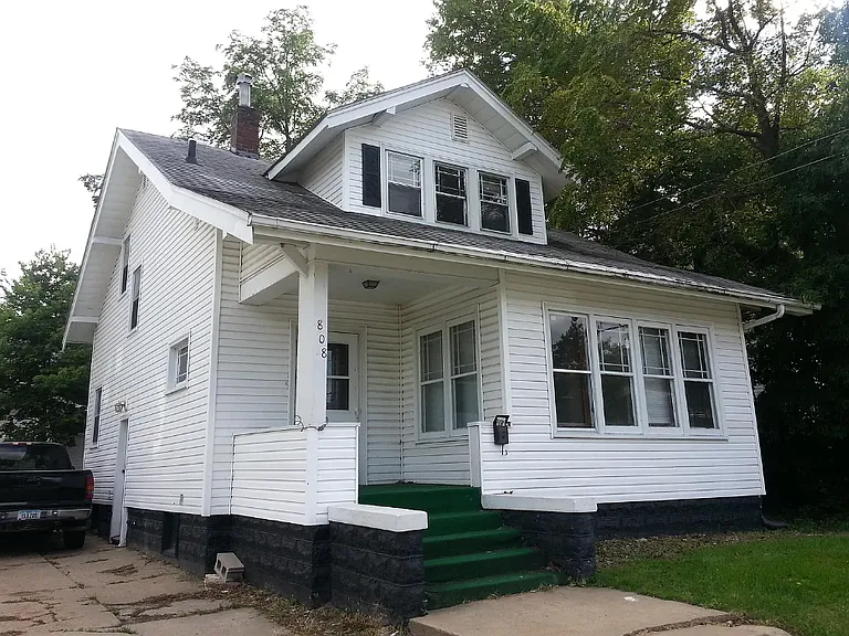 808 W Seerley Blvd — Photo 1