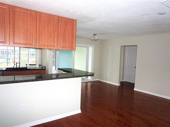 5th image of 21225 Bassett Ave