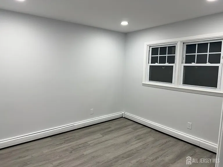 2460 Woodbridge Ave — Photo 22