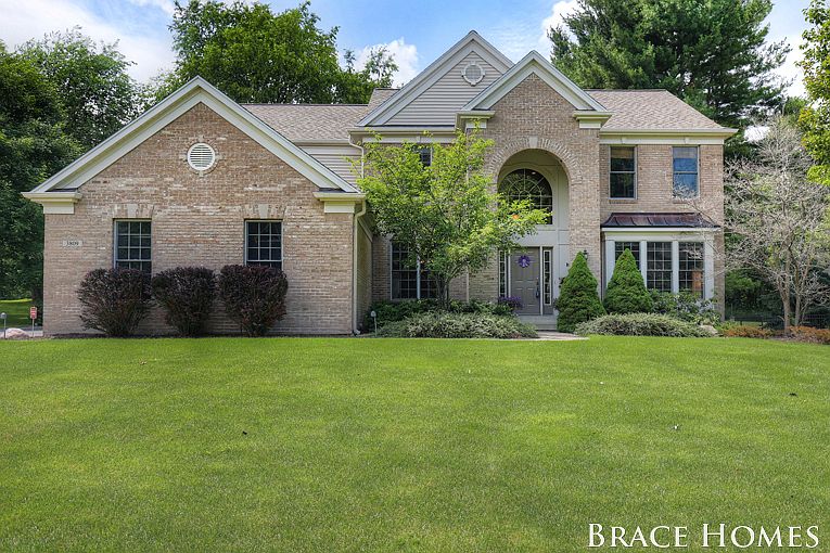 1st image of 3809 Goodwood Dr SE