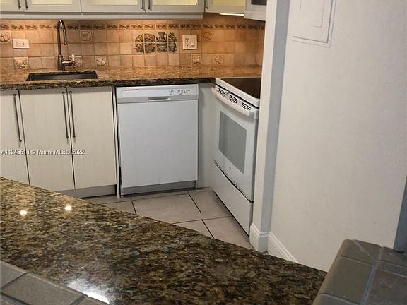 3rd image of 999 Brickell Bay Dr APT 1002