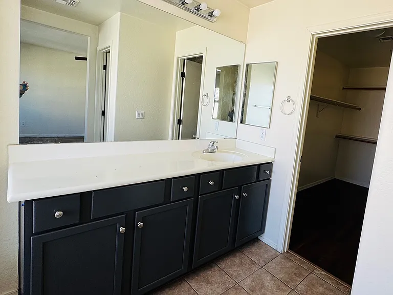 7008 S 7th Ln — Photo 16