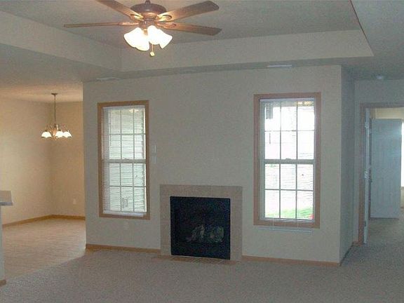 5th image of 2228 E Timber Oak St