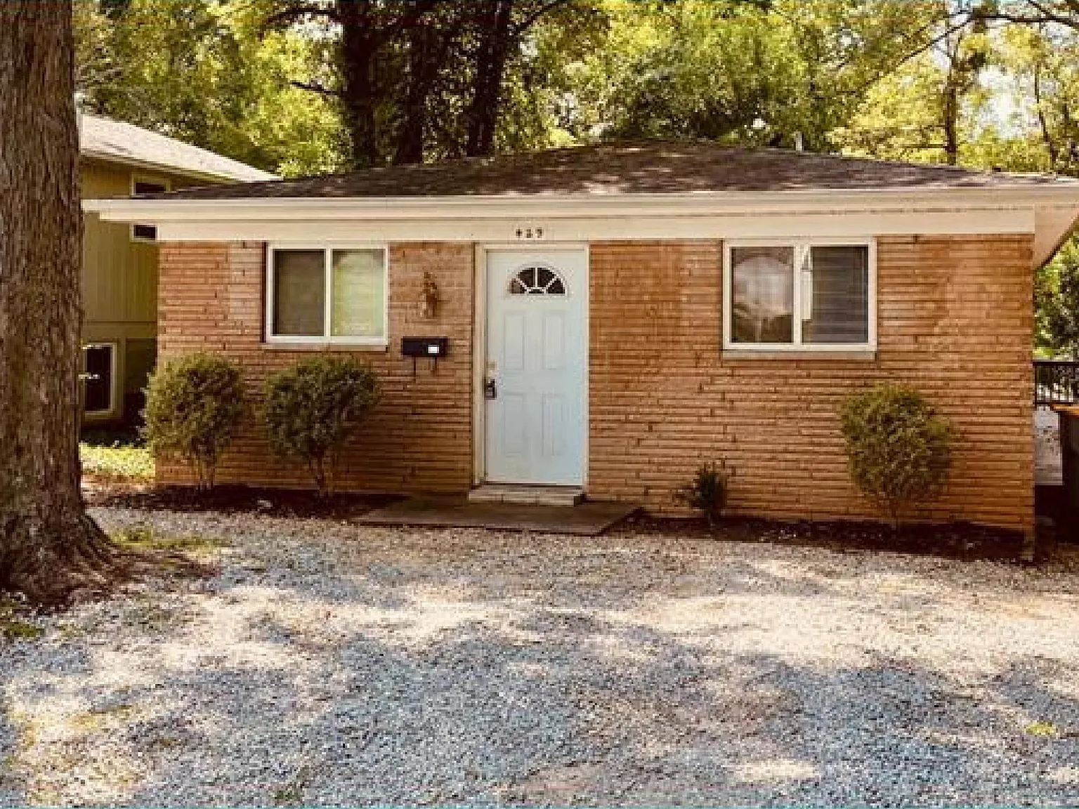 3 bed, 1.5 bath, 1200 sqft, $1,750 — Photo 1
