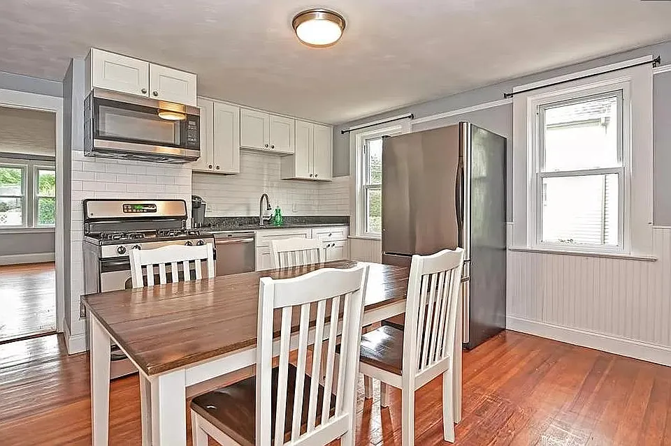 113 Dewolf Ave #2