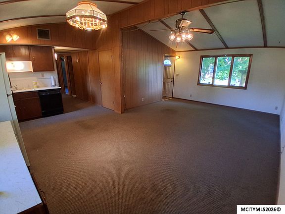 5th image of 220 W Main St