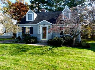 106 N Quaker Ln, West Hartford, CT 06119