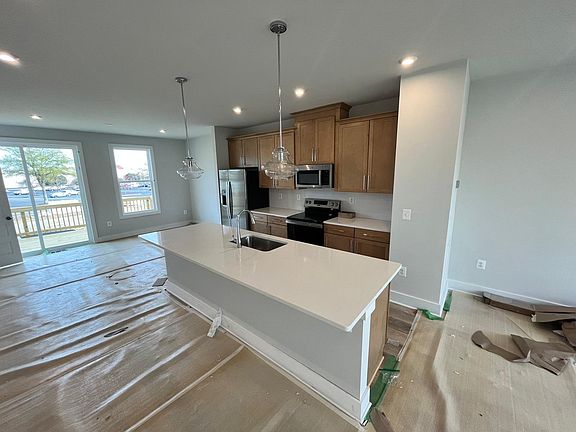 4th image of 10137 Blue Wing Ln #1