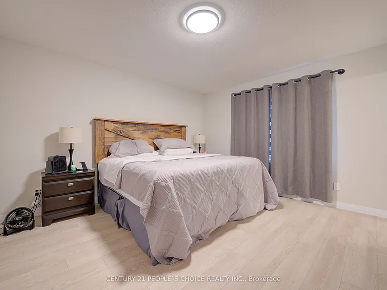 377 Bradshaw Dr — Photo 22