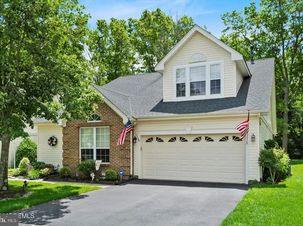 102 Sylvan Lake Blvd, Bayville, NJ 08721