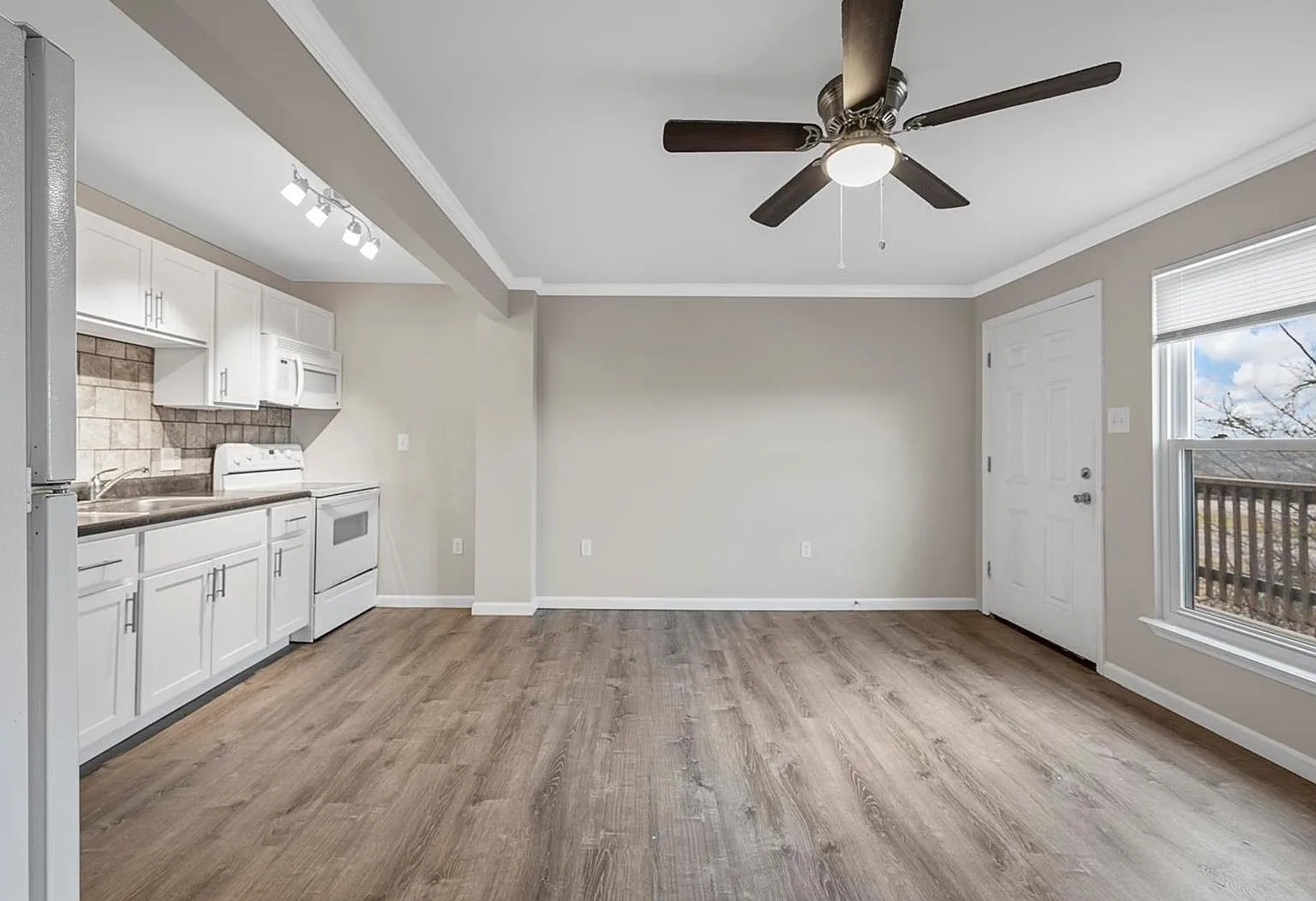 3398 High Ridge Blvd - 12 — Photo 3