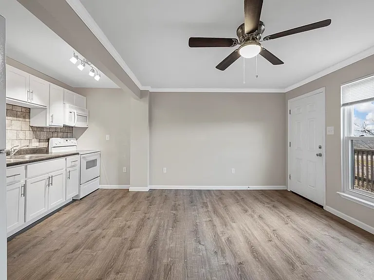 3398 High Ridge Blvd #12 — Photo 3