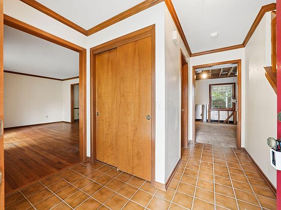 4th image of 6981 Perry Dr