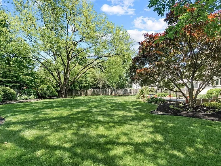 4804 Leighfield Valley Dr — Photo 24