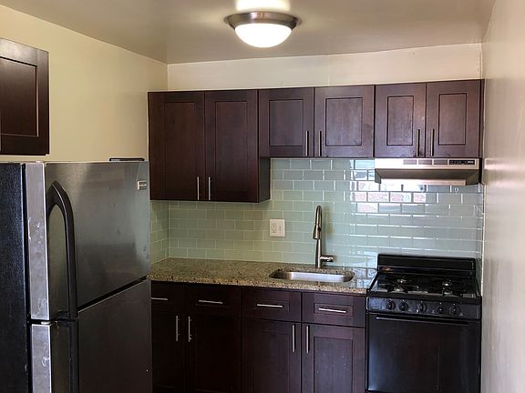 4th image of 834 Pine St #5B